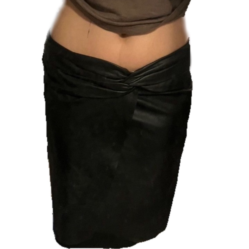 Helmut lang black leather skirt fits size s-m droppery
